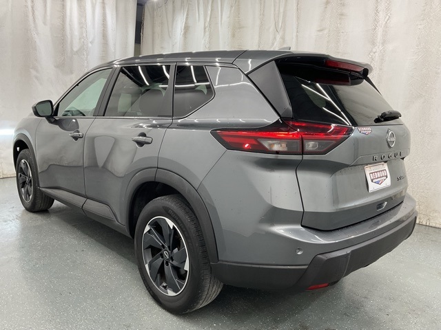 2024 Nissan Rogue SV photo 4