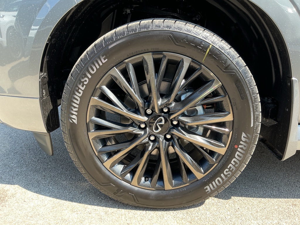 2026 Infiniti QX80 photo 3