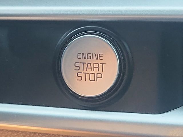 2021 Kia K5 GT-Line photo 25
