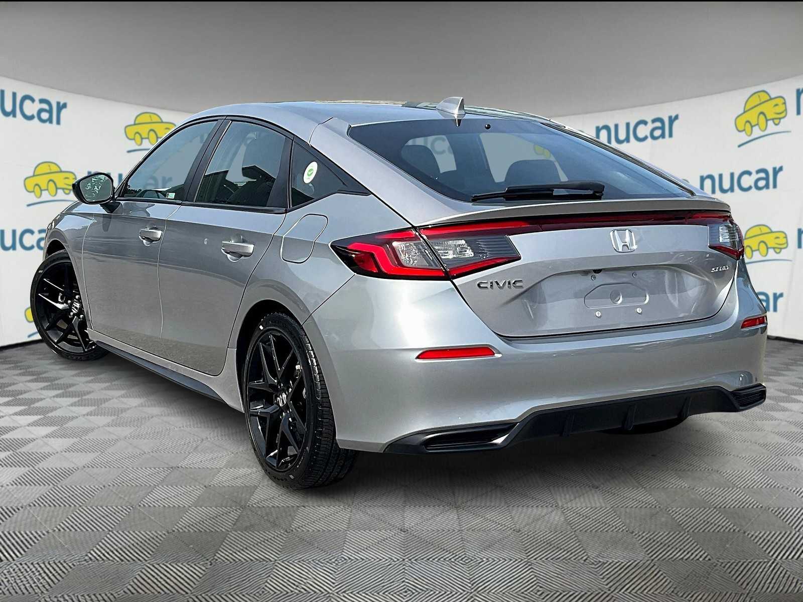 2024 Honda Civic Hatchback Sport photo 4