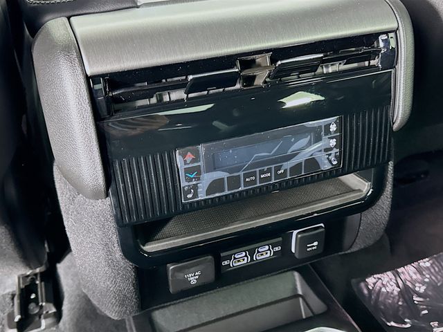 2025 Jeep Wagoneer L Series II Carbide photo 24