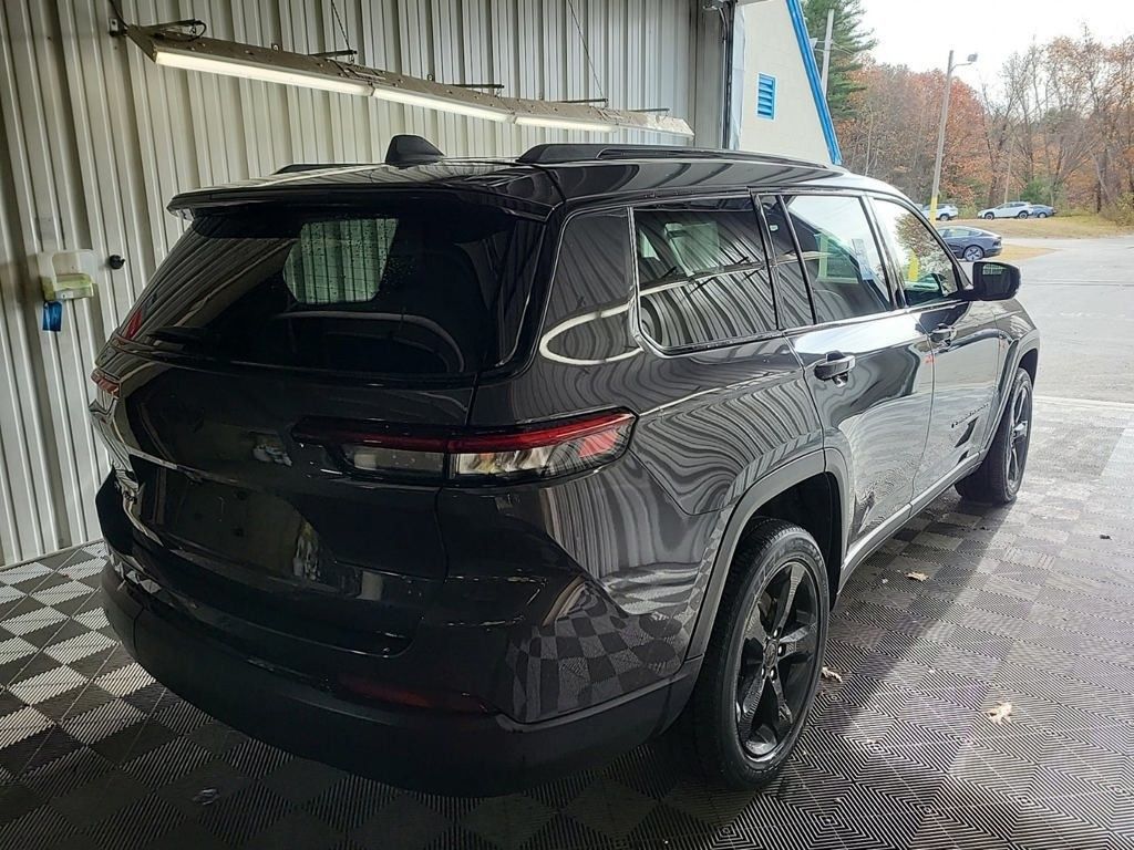 2023 Jeep Grand Cherokee Altitude photo 4