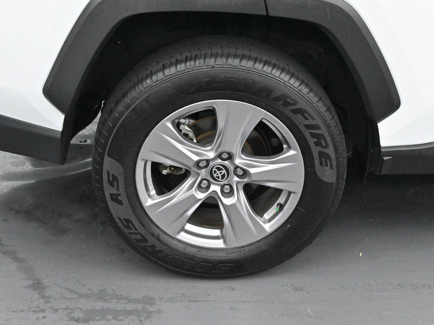 2023 Toyota RAV4 XLE photo 30