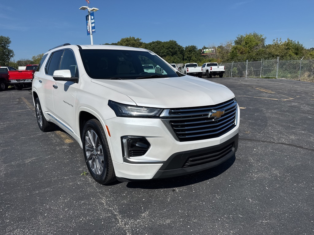 2023 Chevrolet Traverse Premier photo 2