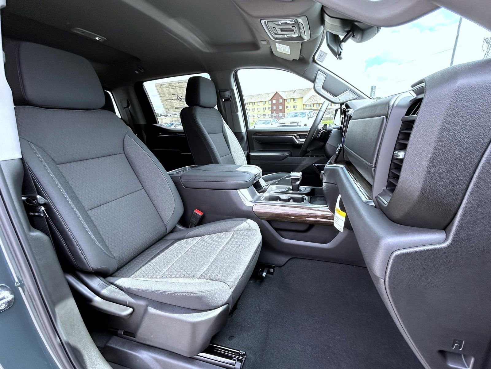 2025 Chevrolet Silverado 1500 LT photo 10