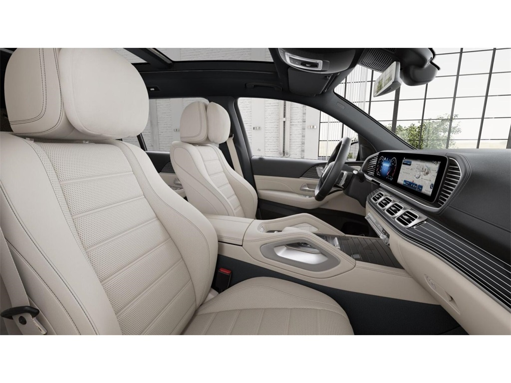 2026 Mercedes Benz GLS 450 4MATIC photo 4