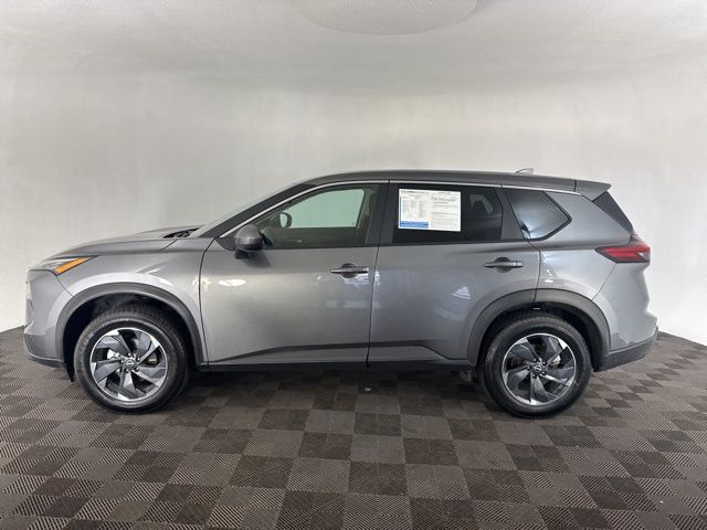 2024 Nissan Rogue SV photo 2