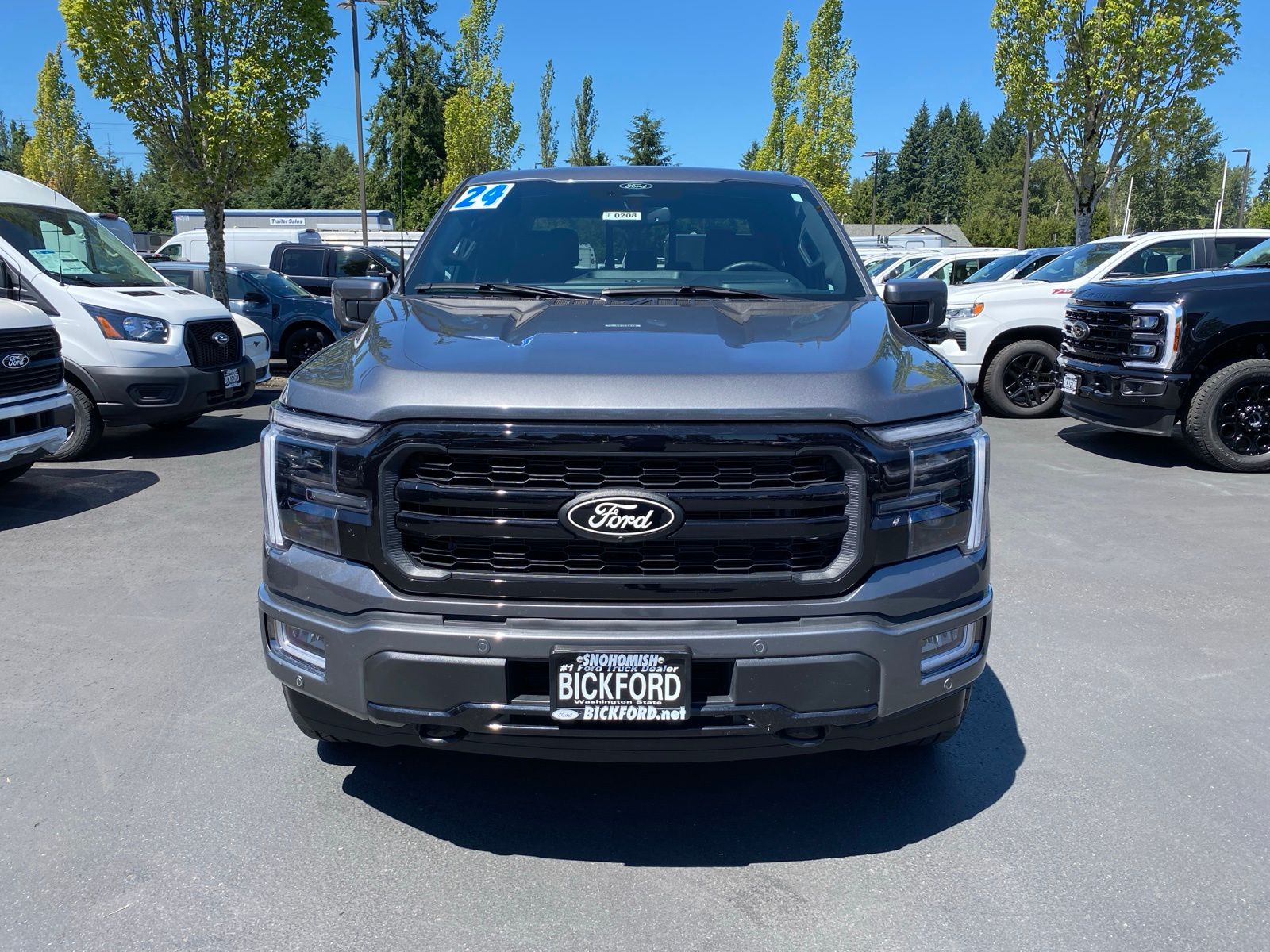 2024 Ford F-150 Lariat photo 2