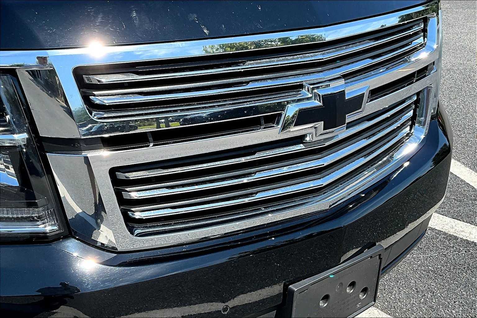 2019 Chevrolet Suburban Premier photo 28