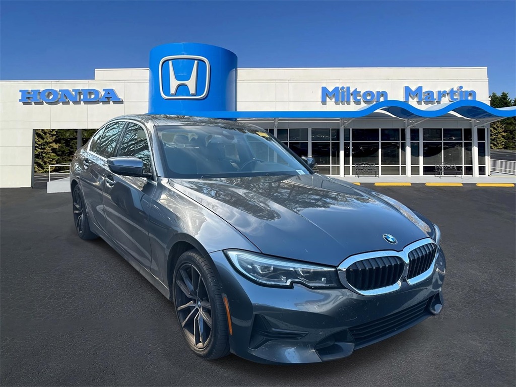 2021 BMW 3 Series 330i's photo