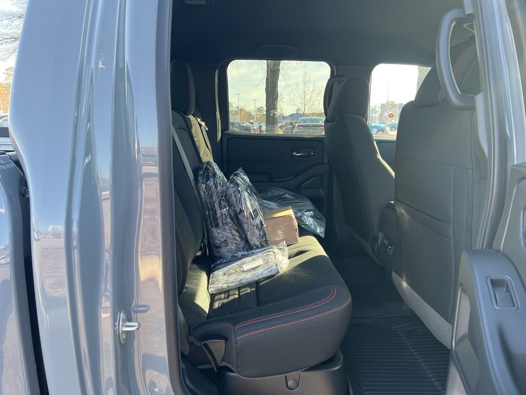 2025 Nissan Frontier Crew Cab PRO-4X photo 15