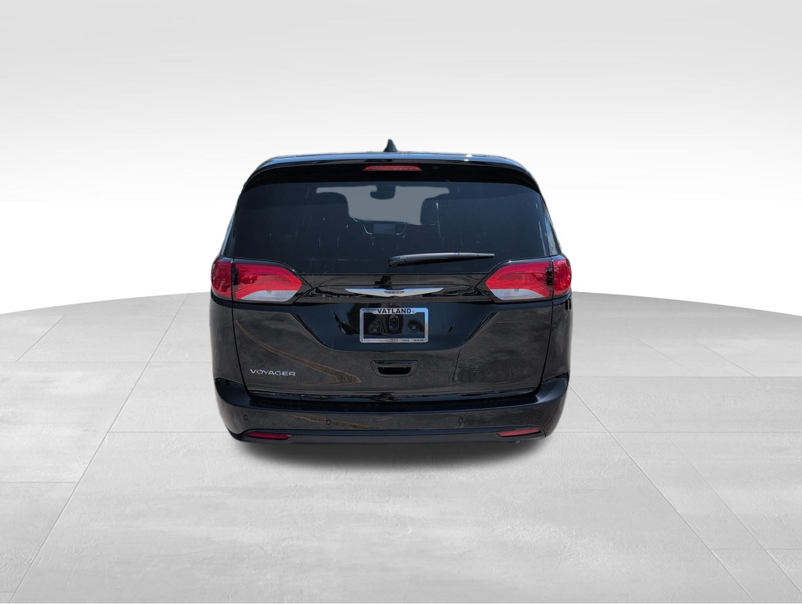 2025 Chrysler Voyager LX photo 5