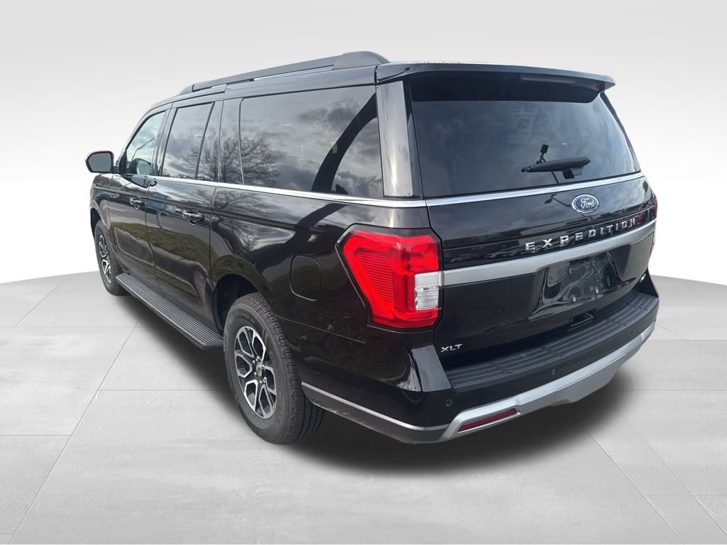 2024 Ford Expedition MAX XLT photo 3