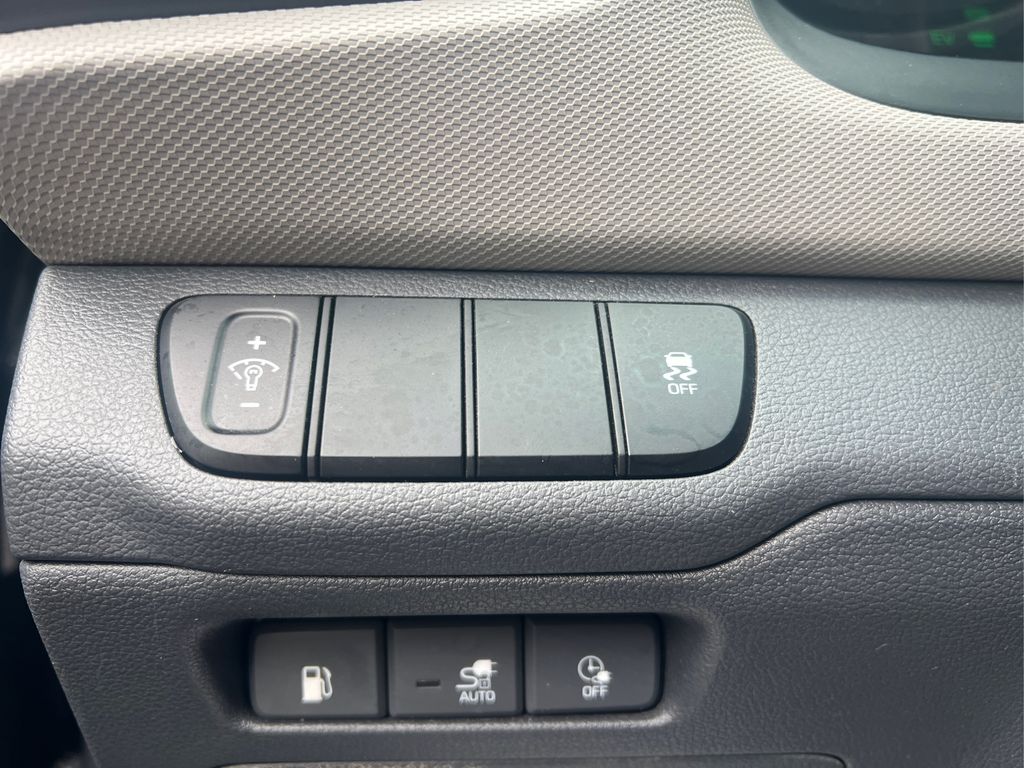 2018 Hyundai Ioniq Plug-In Hybrid photo 20