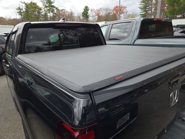 2023 Honda Ridgeline Black Edition photo 4