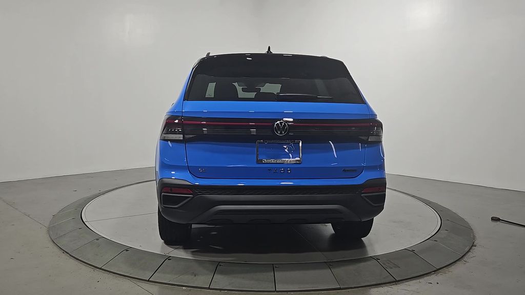 2025 Volkswagen Taos SE photo 4