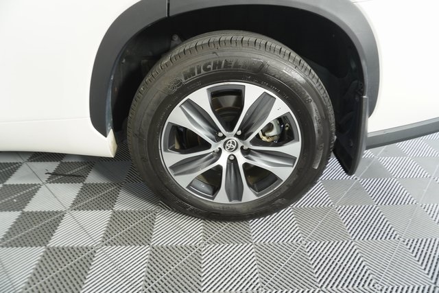 2020 Toyota Highlander XLE photo 16