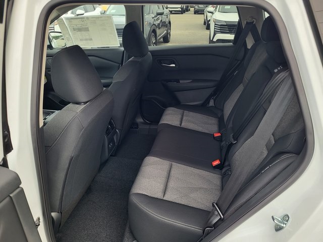 2026 Nissan Rogue SV photo 15