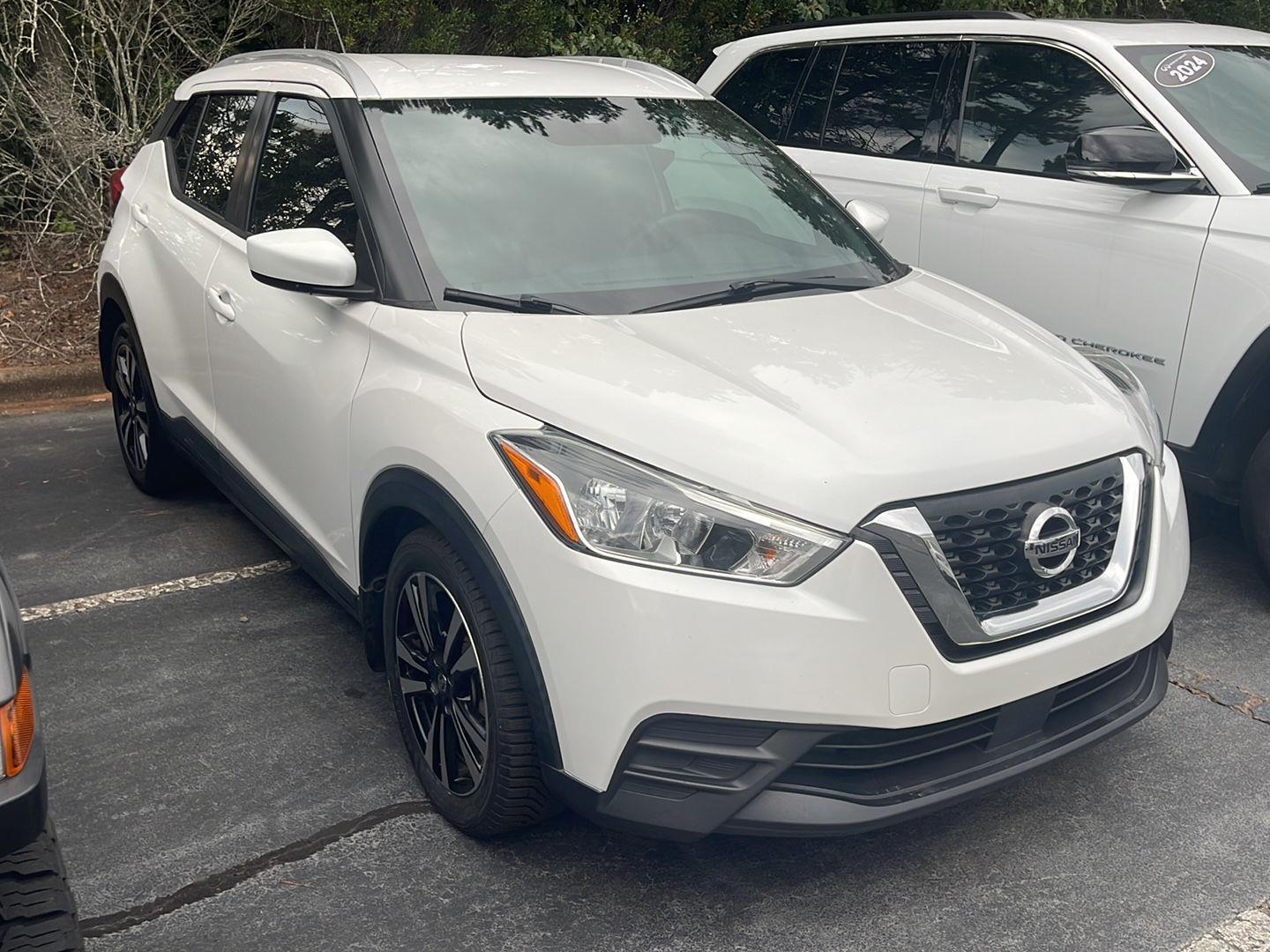 2020 Nissan Kicks SV photo 2