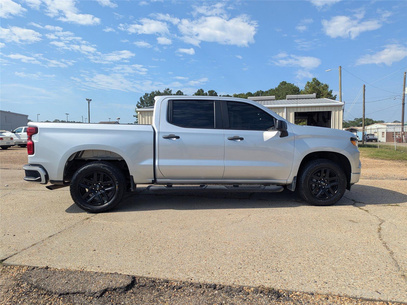 2022 Chevrolet Silverado 1500 Custom photo 6