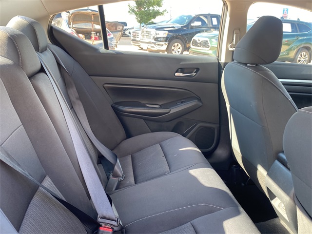 2022 Nissan Altima SV photo 14