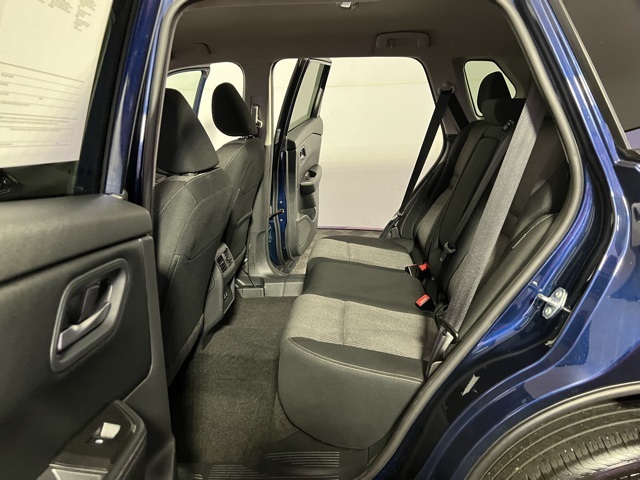 2025 Nissan Rogue SV photo 23