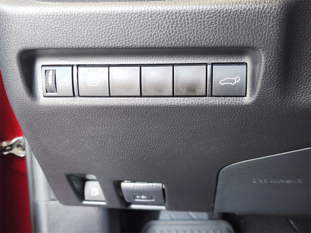 2021 Toyota RAV4 Hybrid XLE photo 15