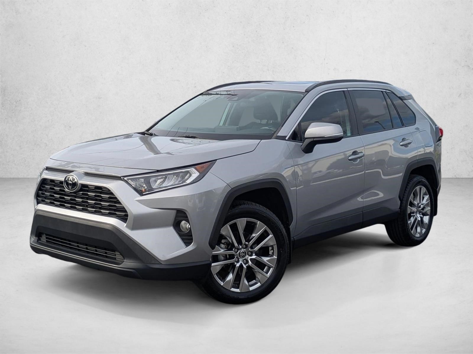 2021 Toyota RAV4 XLE Premium's photo
