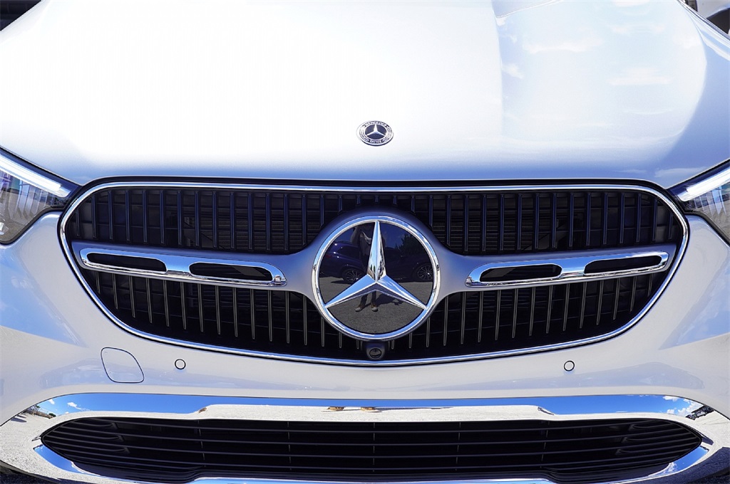 2026 Mercedes Benz GLC 300 photo 7