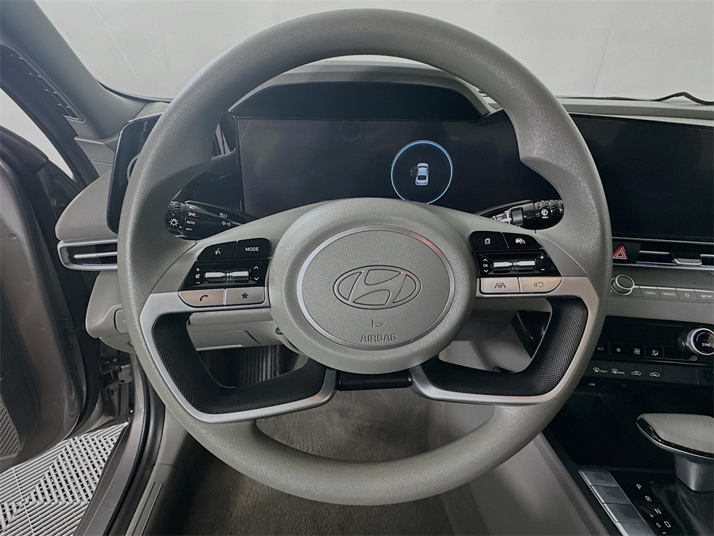2024 Hyundai Elantra SEL photo 15