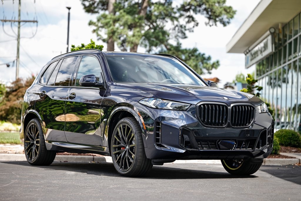 New 2026 Carbon Black Metallic BMW xDrive40i image 1