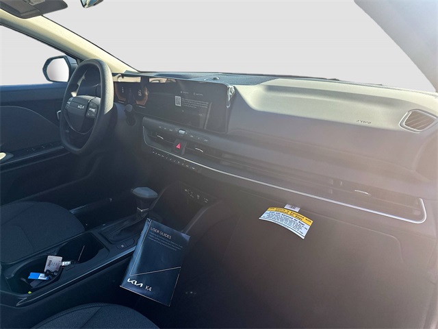 2025 Kia K4 LX photo 25