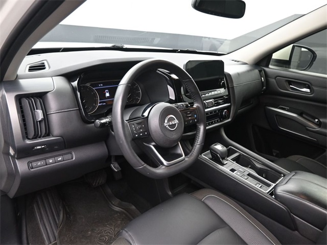 2022 Nissan Pathfinder SL photo 16