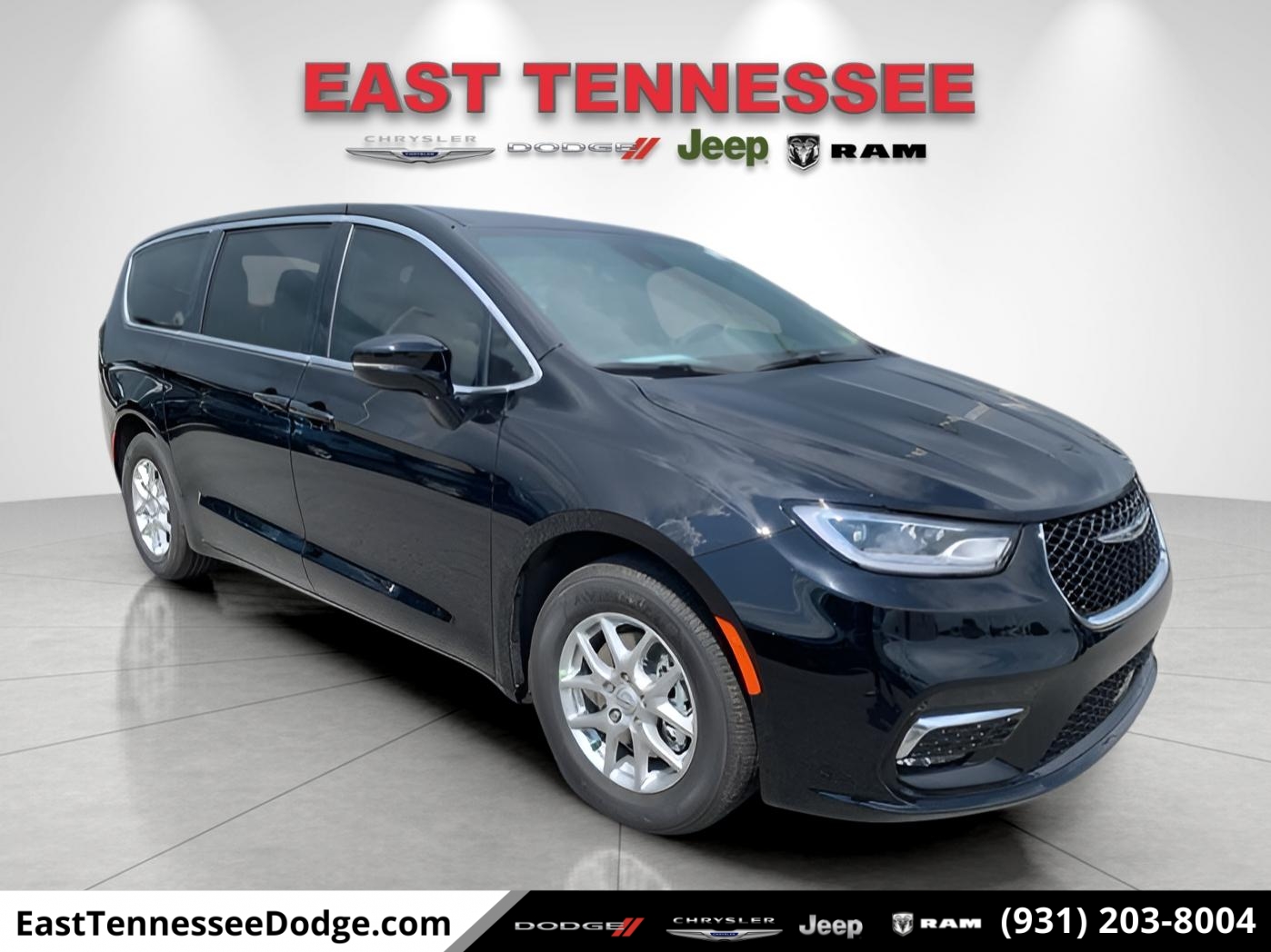 2026 Chrysler Pacifica Select's photo