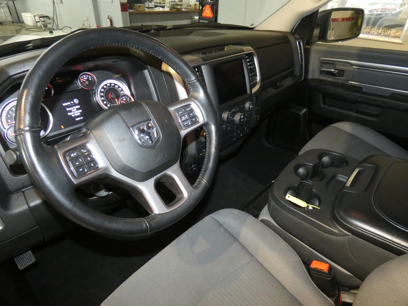 2022 Ram 1500 Classic SLT photo 4