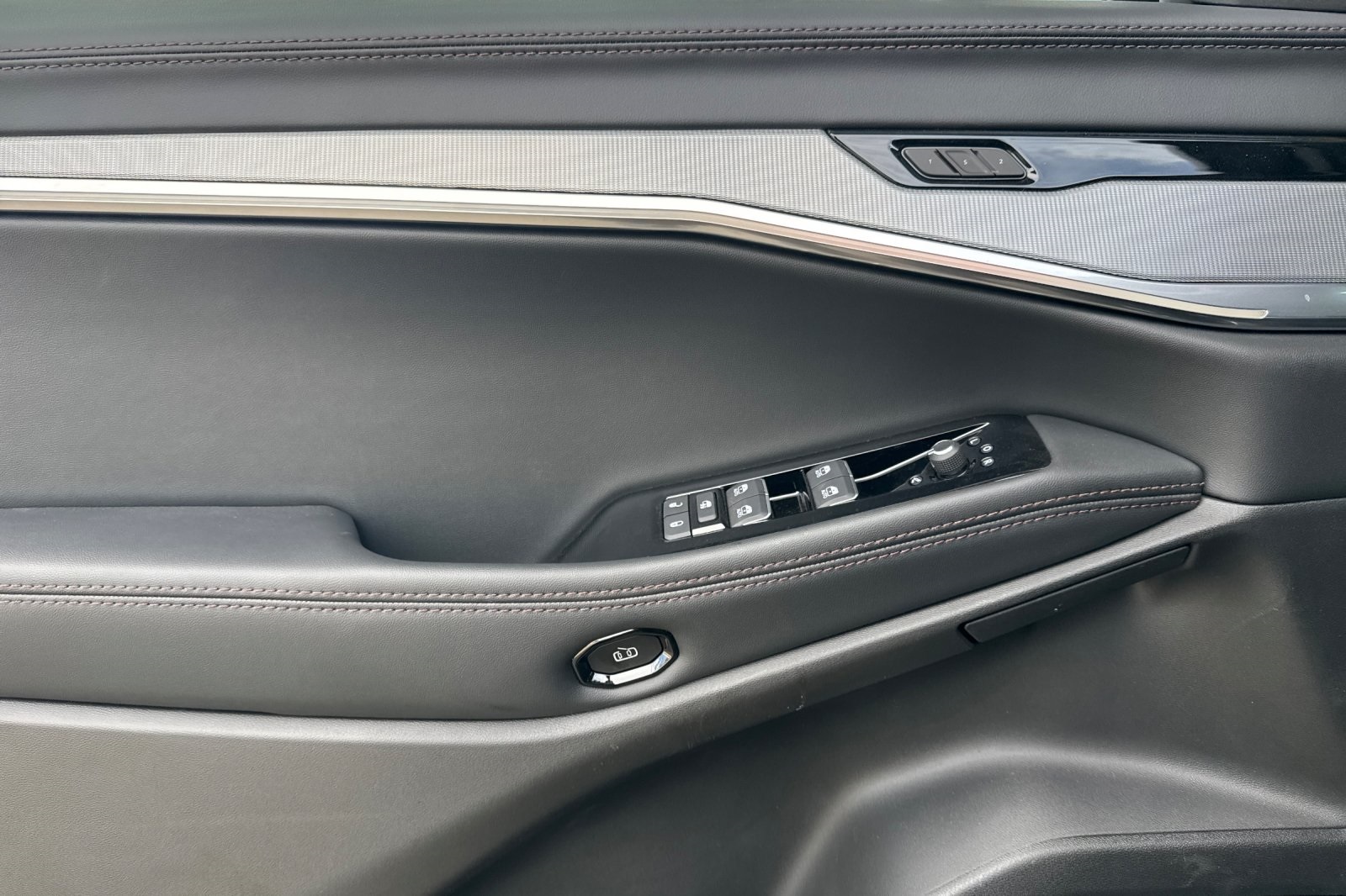 2025 Jeep Wagoneer S Launch Edition photo 9