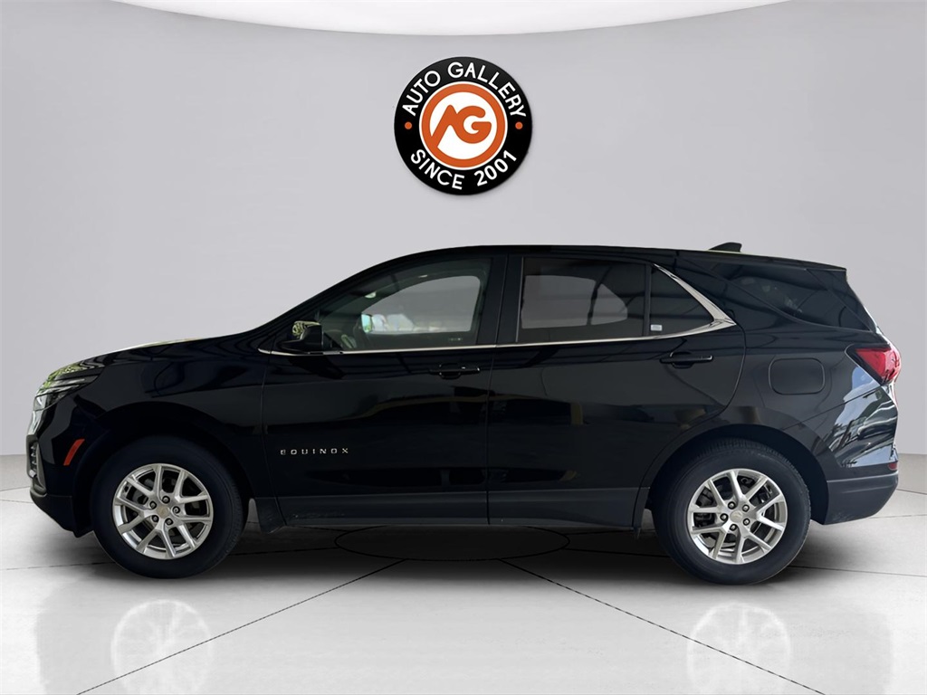 2024 Chevrolet Equinox LT photo 2