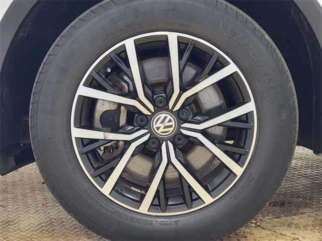 2021 Volkswagen Tiguan SE photo 9