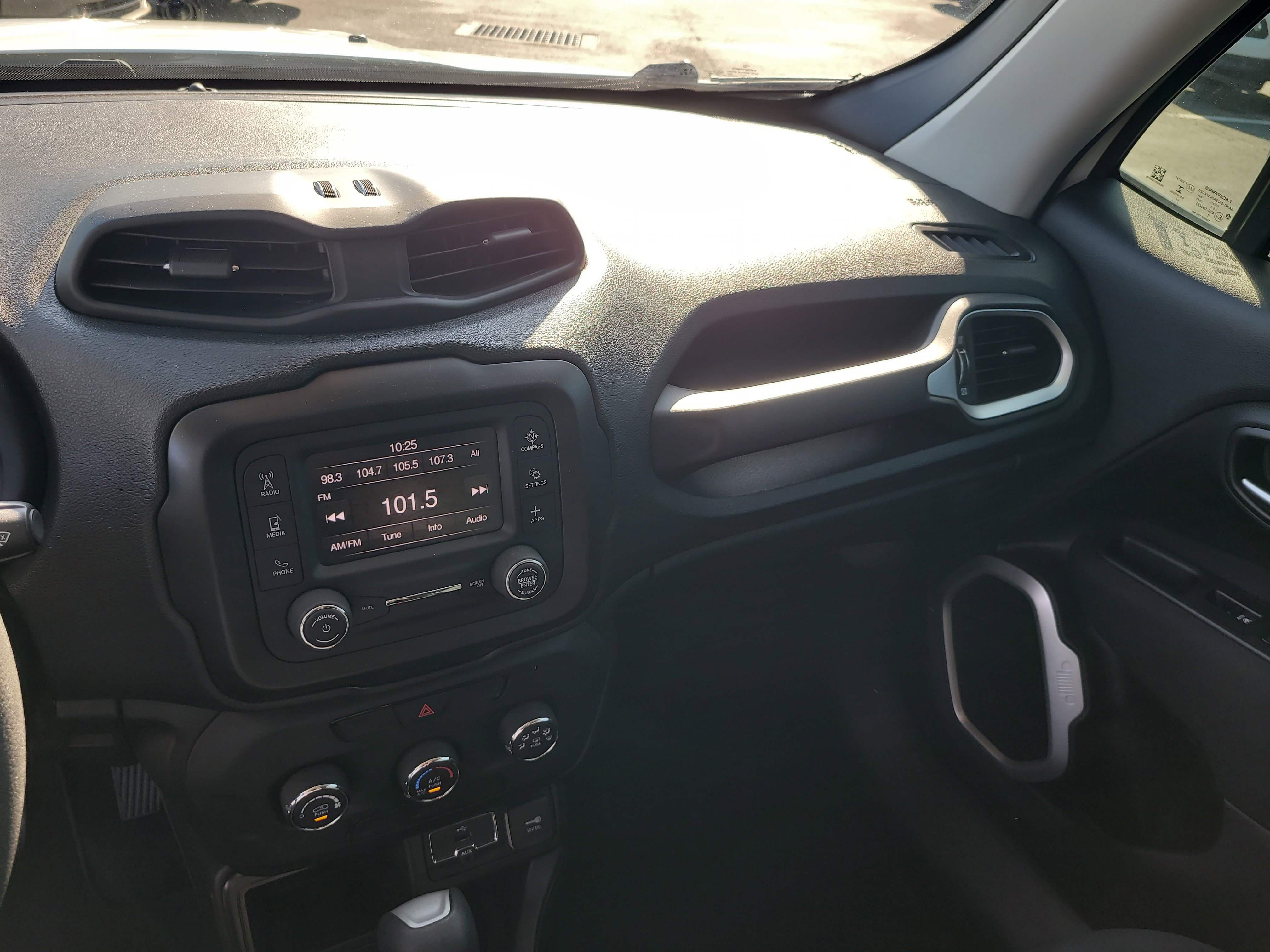 2020 Jeep Renegade Sport photo 2