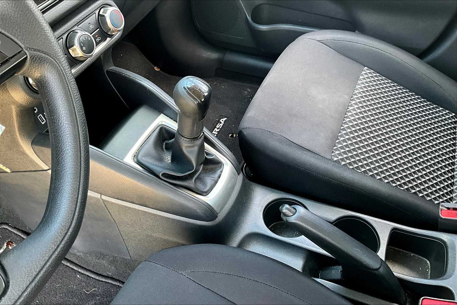 2023 Nissan Versa S photo 14