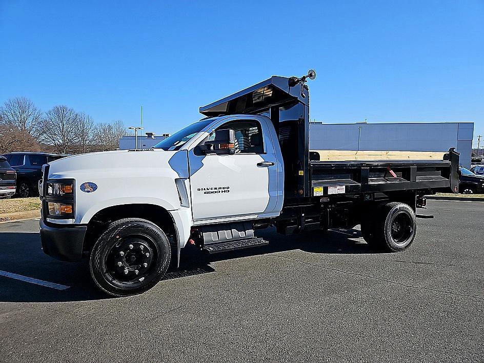 2024 Chevrolet Silverado 4500 Medium Duty Chassis Cab Work Truck's photo