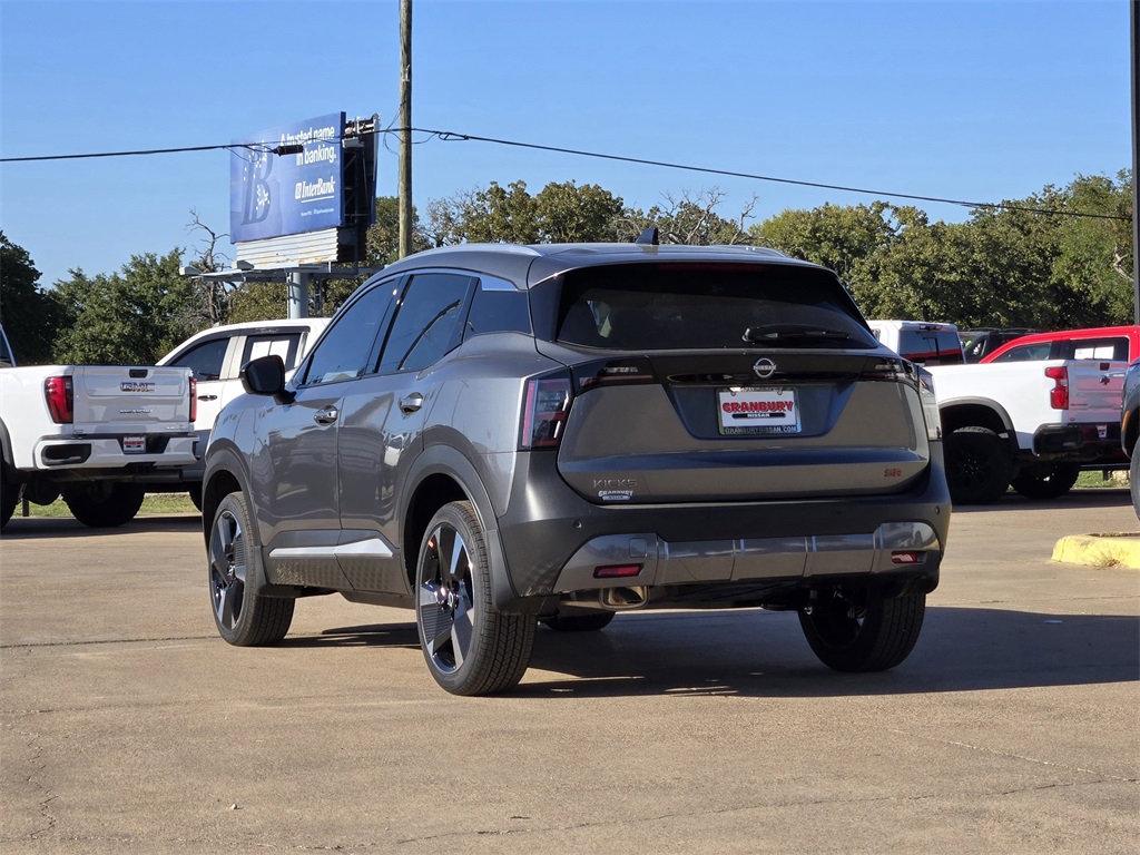 2026 Nissan Kicks SR photo 4