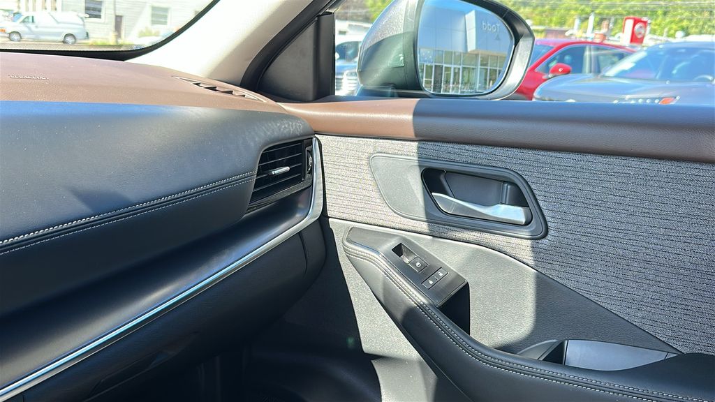 2021 Nissan Rogue SV photo 20