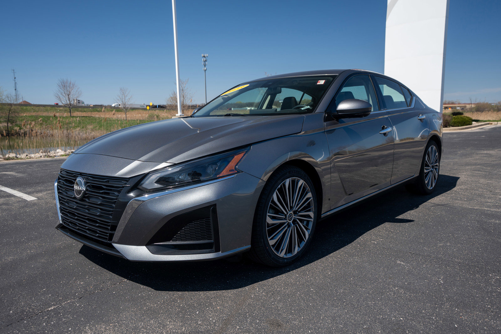 PreOwned 2023 Nissan Altima 2.5 SL 4dr Car in Mt. Pleasant PN321304