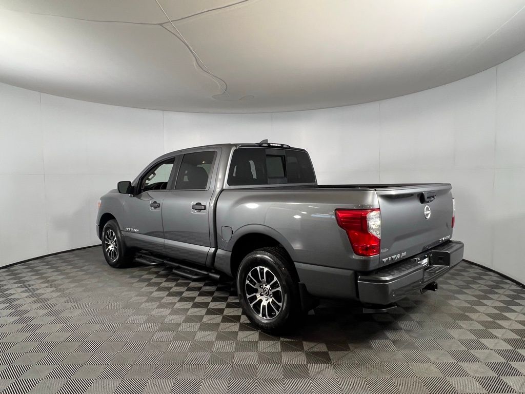 2024 Nissan Titan SV photo 5