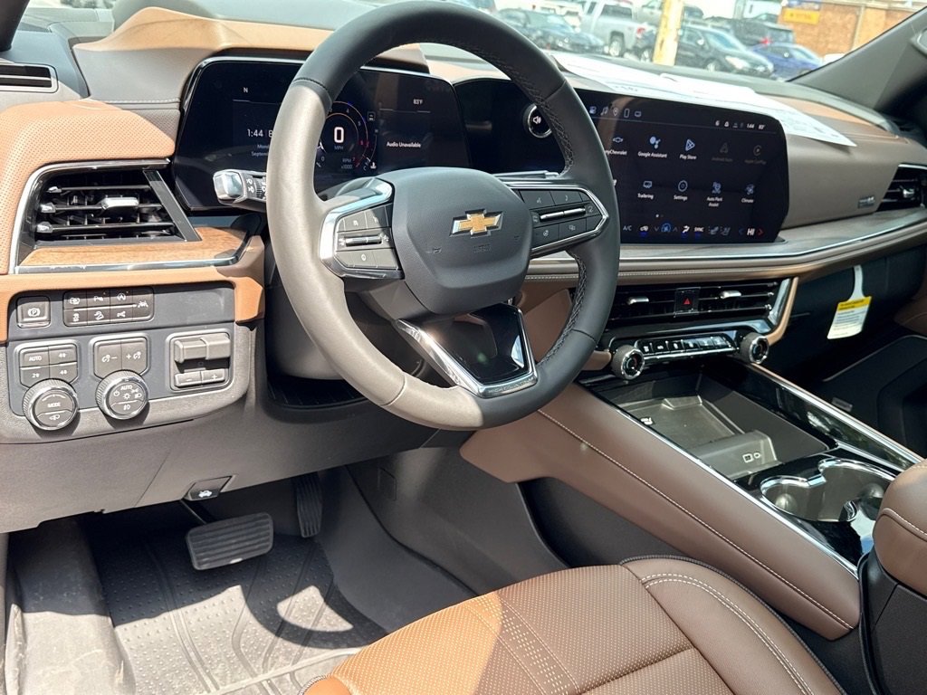 2025 Chevrolet Tahoe High Country photo 2