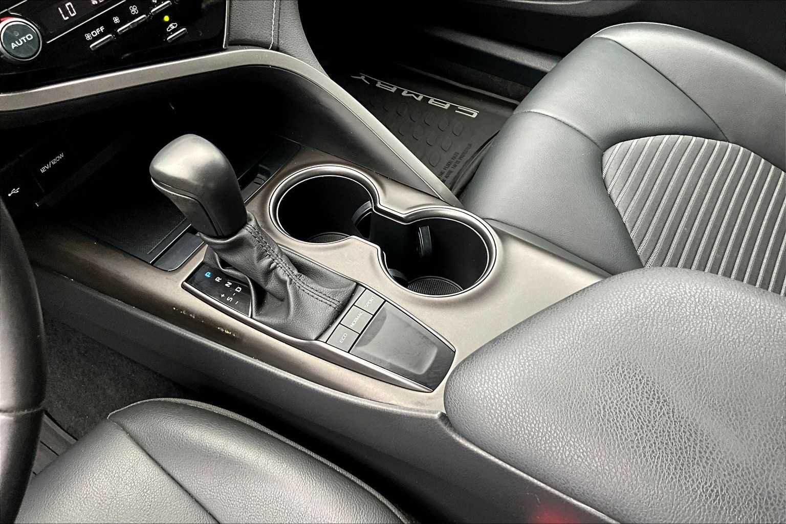 2023 Toyota Camry SE photo 16