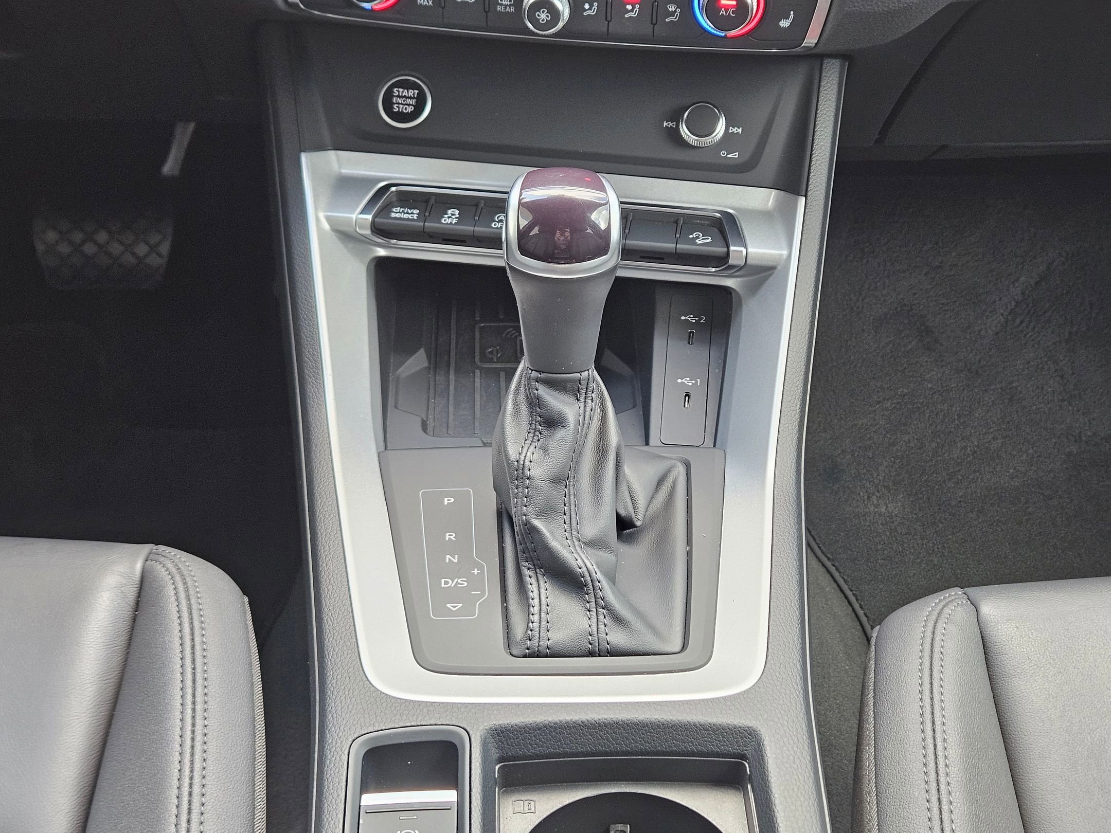 2024 Audi Q3 S line Premium photo 10