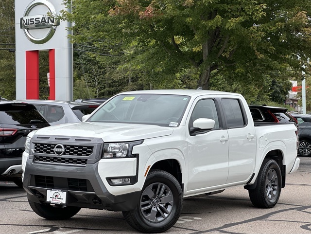 2025 Nissan Frontier Crew Cab SV photo 4