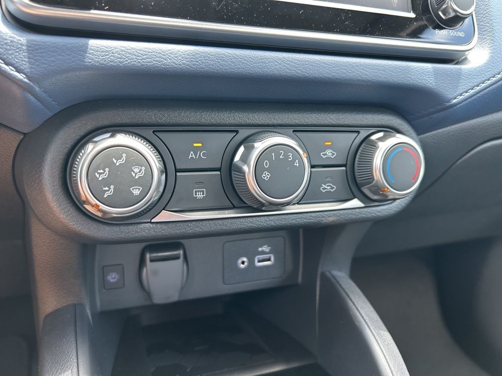 2025 Nissan Versa SV photo 22